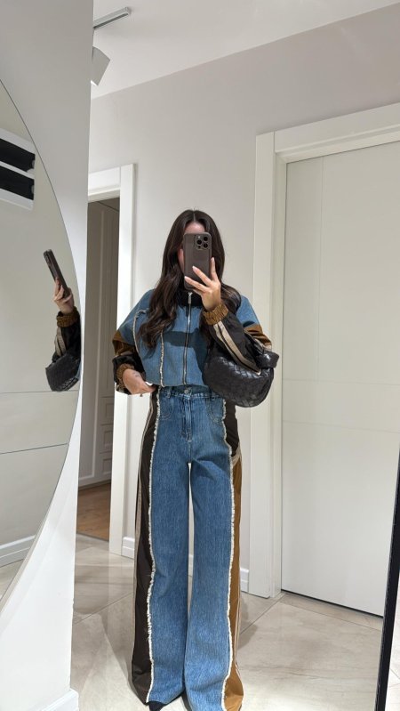 جينز مع بني وعسلي